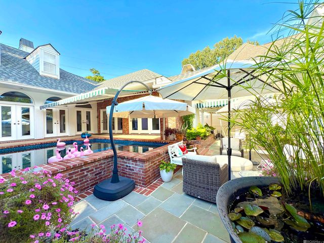 1342 Applewood Rd, Baton Rouge, LA 70808