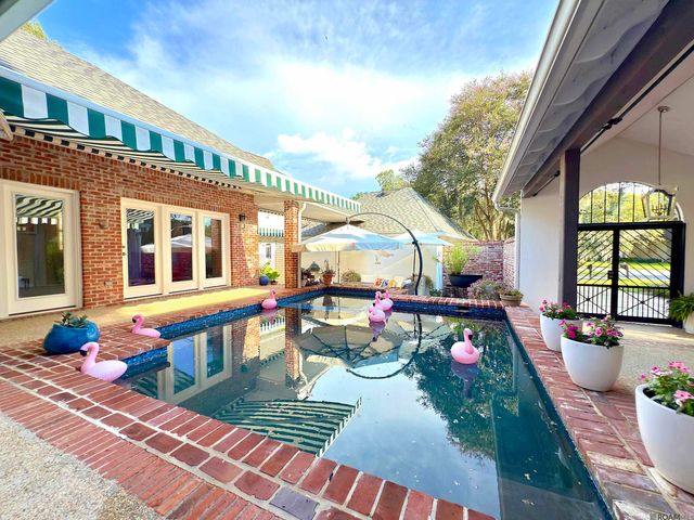 1342 Applewood Rd, Baton Rouge, LA 70808