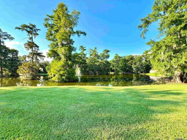 1342 Applewood Rd, Baton Rouge, LA 70808