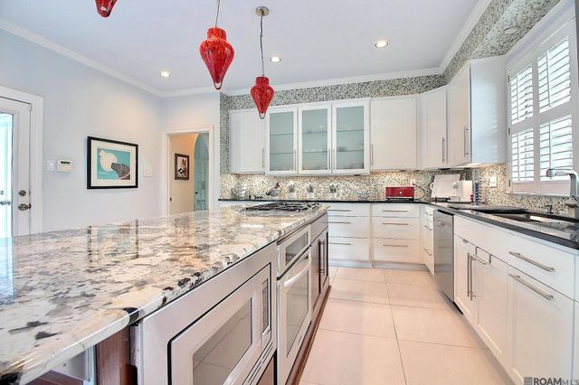 1342 Applewood Rd, Baton Rouge, LA 70808