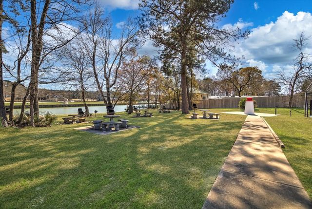 52 Cypress Bend, Huntsville, TX 77340