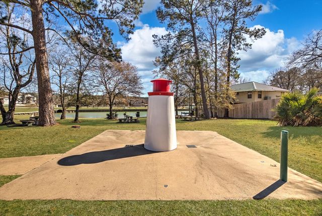 52 Cypress Bend, Huntsville, TX 77340