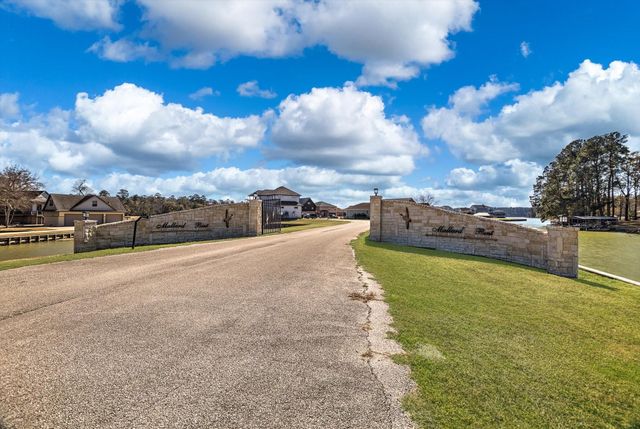 52 Cypress Bend, Huntsville, TX 77340