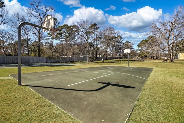 52 Cypress Bend, Huntsville, TX 77340