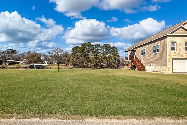 52 Cypress Bend, Huntsville, TX 77340