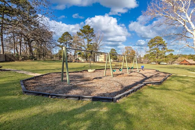 52 Cypress Bend, Huntsville, TX 77340