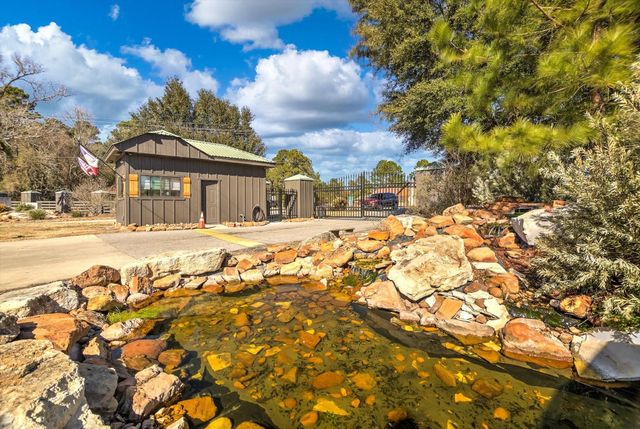 52 Cypress Bend, Huntsville, TX 77340