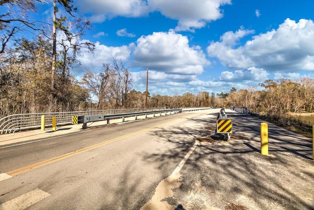 52 Cypress Bend, Huntsville, TX 77340