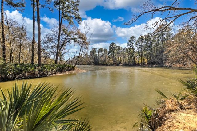 52 Cypress Bend, Huntsville, TX 77340