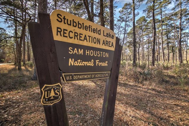 52 Cypress Bend, Huntsville, TX 77340