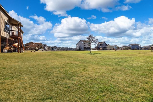 52 Cypress Bend, Huntsville, TX 77340