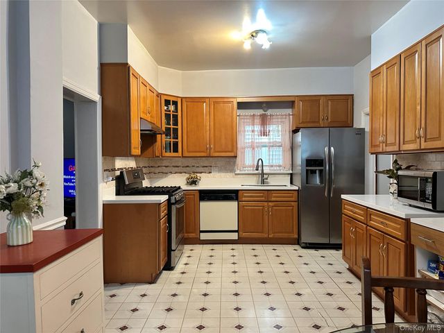 44 Claremont Place, Mount Vernon, NY 10553