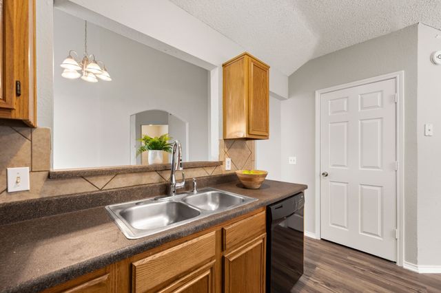 4504 Fargo Drive, Grand Prairie, TX 75052