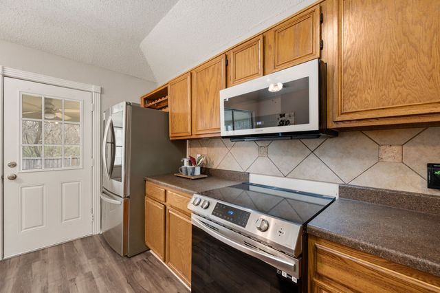 4504 Fargo Drive, Grand Prairie, TX 75052