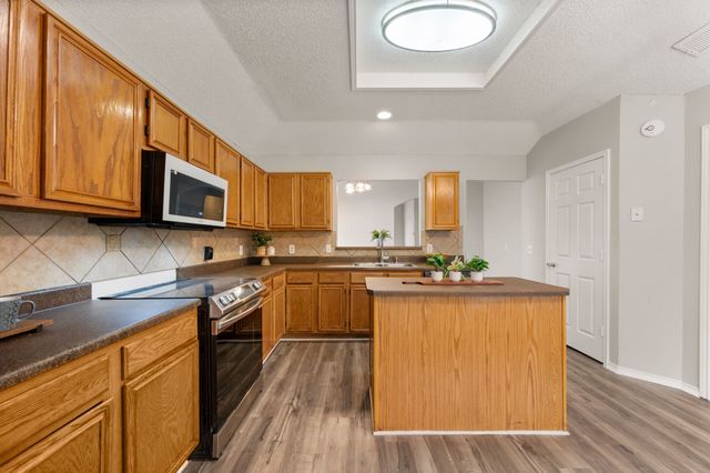 4504 Fargo Drive, Grand Prairie, TX 75052