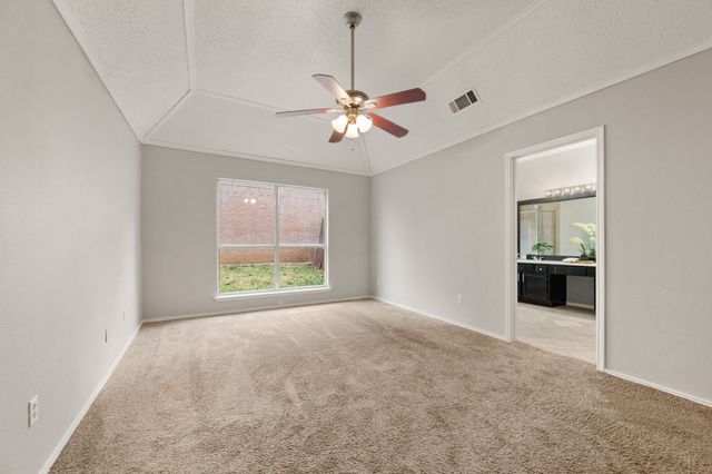 4504 Fargo Drive, Grand Prairie, TX 75052