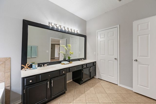 4504 Fargo Drive, Grand Prairie, TX 75052