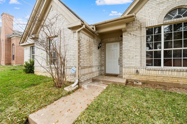 4504 Fargo Drive, Grand Prairie, TX 75052