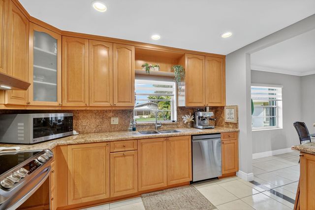 6700 Overland Drive, Delray Beach, FL 33484