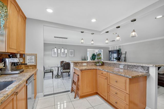 6700 Overland Drive, Delray Beach, FL 33484
