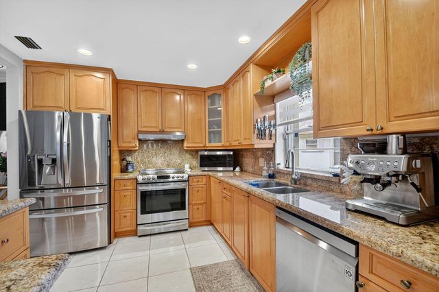 6700 Overland Drive, Delray Beach, FL 33484