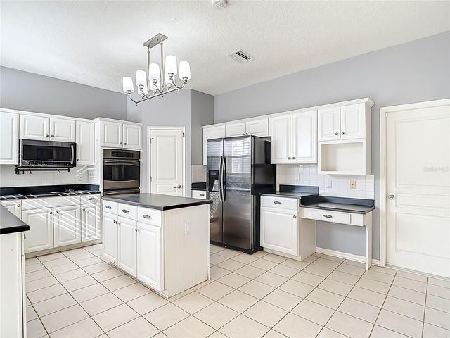 8708 BAY LAUREL COURT, Tampa, FL 33647