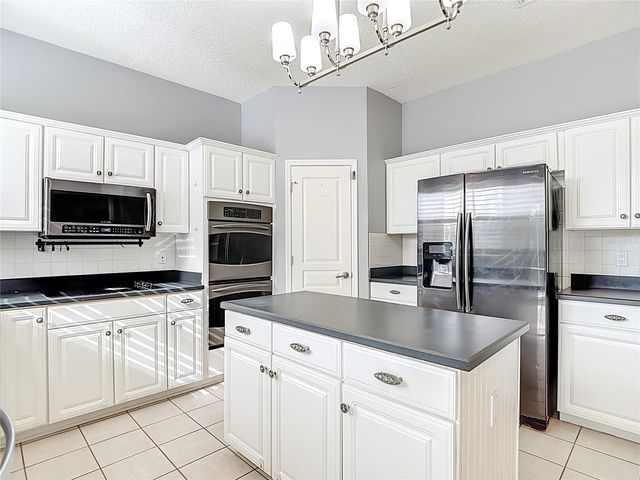 8708 BAY LAUREL COURT, Tampa, FL 33647