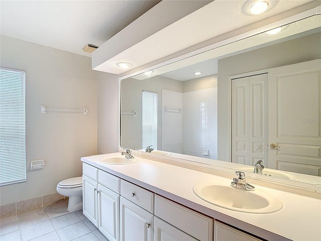 8708 BAY LAUREL COURT, Tampa, FL 33647