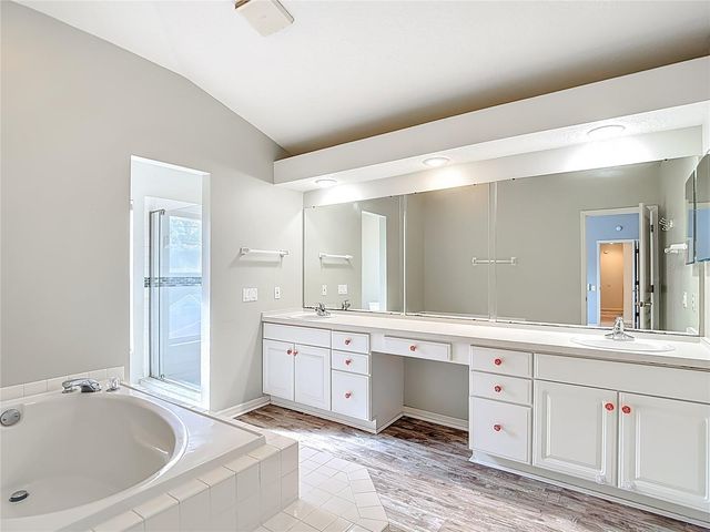 8708 BAY LAUREL COURT, Tampa, FL 33647