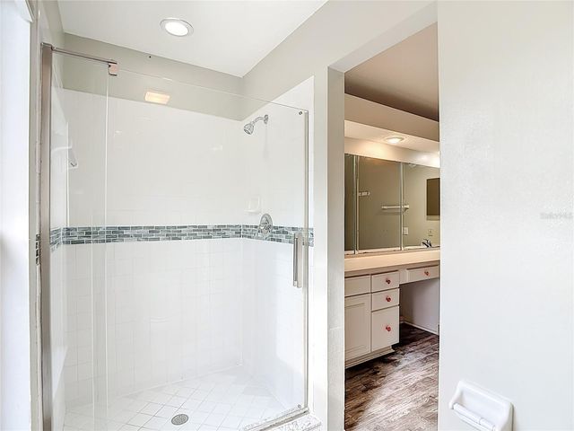 8708 BAY LAUREL COURT, Tampa, FL 33647