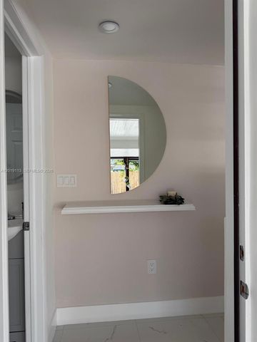 2541 W 10th Ave, Hialeah, FL 33010