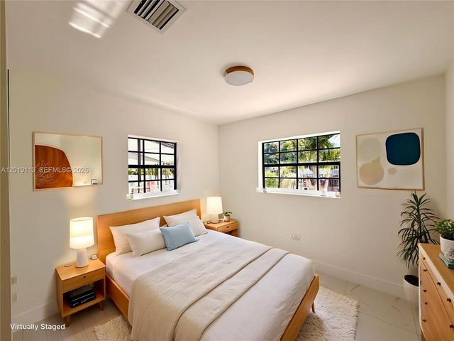 2541 W 10th Ave, Hialeah, FL 33010