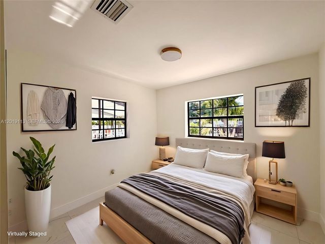 2541 W 10th Ave, Hialeah, FL 33010