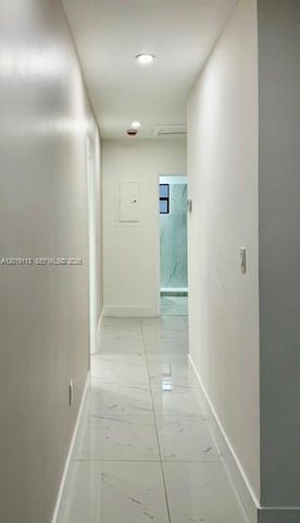 2541 W 10th Ave, Hialeah, FL 33010