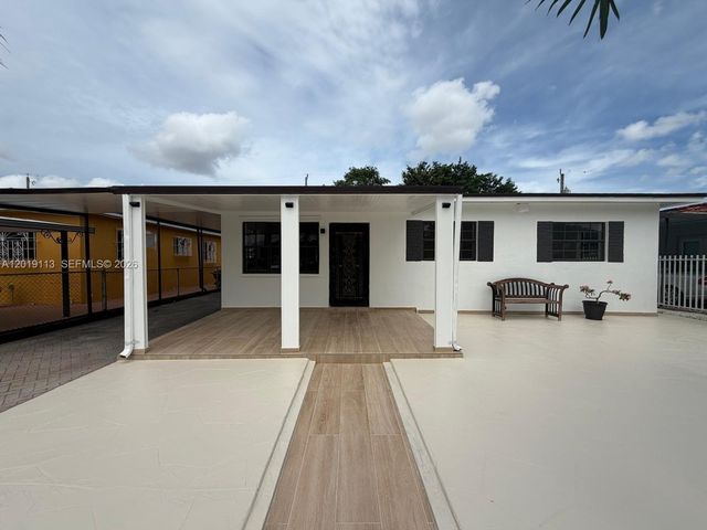 2541 W 10th Ave, Hialeah, FL 33010
