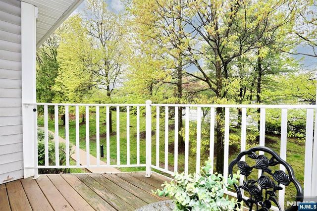 1093 Ash Drive, Mahwah, NJ 07430