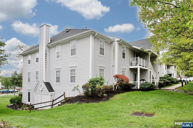 1093 Ash Drive, Mahwah, NJ 07430