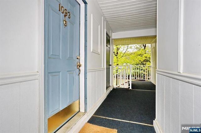 1093 Ash Drive, Mahwah, NJ 07430
