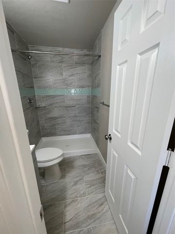 110 Crockett Street B & F, Valley View, TX 76272