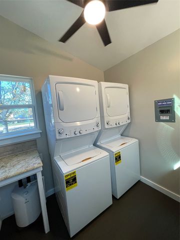 110 Crockett Street B & F, Valley View, TX 76272