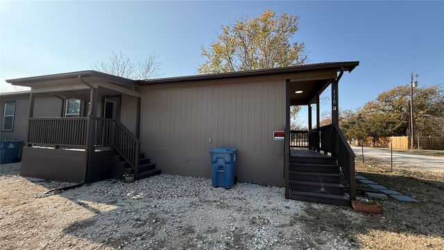 110 Crockett Street B & F, Valley View, TX 76272