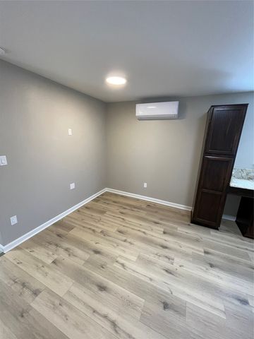 110 Crockett Street B & F, Valley View, TX 76272