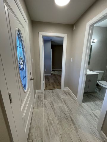 110 Crockett Street B & F, Valley View, TX 76272