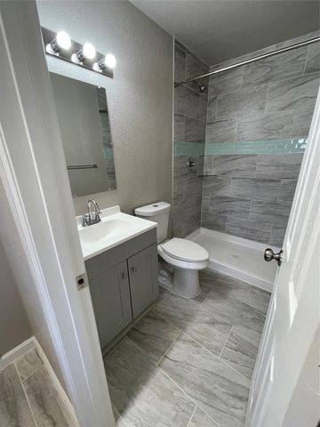 110 Crockett Street B & F, Valley View, TX 76272