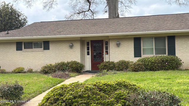 213 Forrest Drive, Natchez, MS 39120