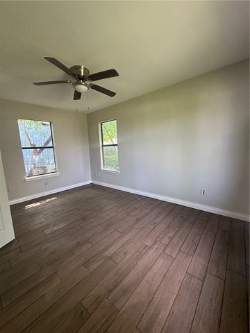 721 Elesa St, Corpus Christi, TX 78405