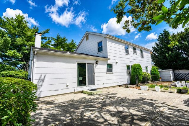 30 Segatogue Lane, South Setauket, NY 11720