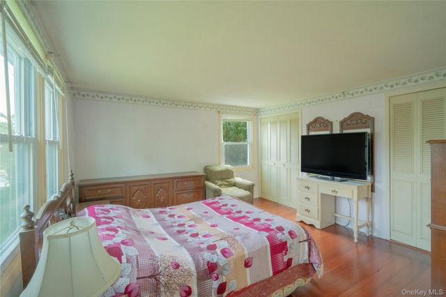 30 Segatogue Lane, South Setauket, NY 11720