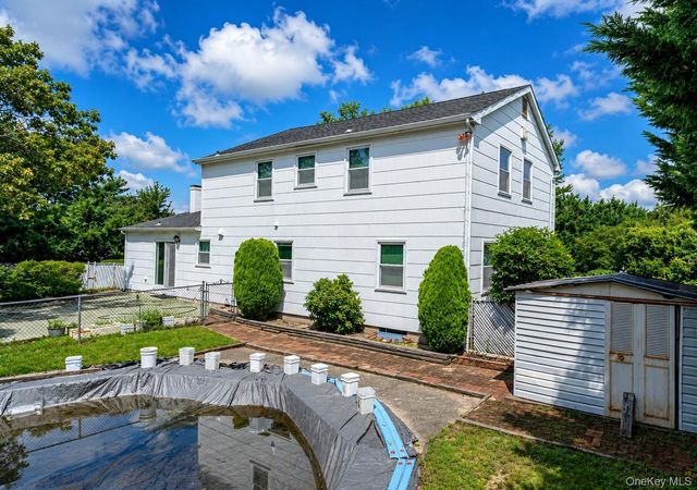 30 Segatogue Lane, South Setauket, NY 11720