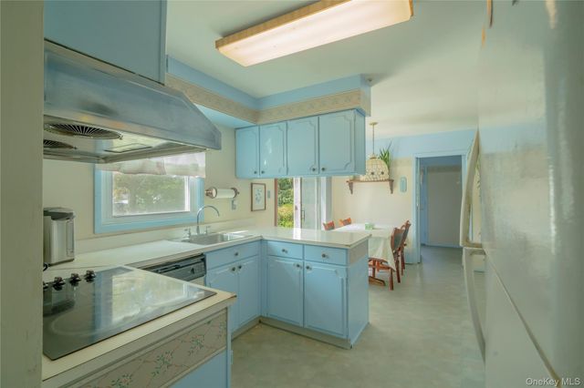 30 Segatogue Lane, South Setauket, NY 11720